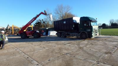 Transport des matières polluées en centre de traitement